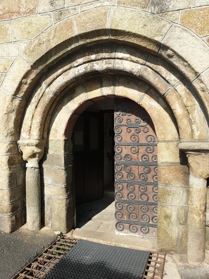 Готель La Petite Chapelle Font-Romeu-Odeillo-Via Екстер'єр фото