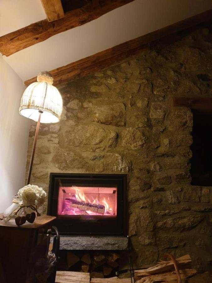 Готель La Petite Chapelle Font-Romeu-Odeillo-Via Екстер'єр фото